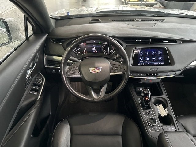 2022 Cadillac XT4 Premium Luxury